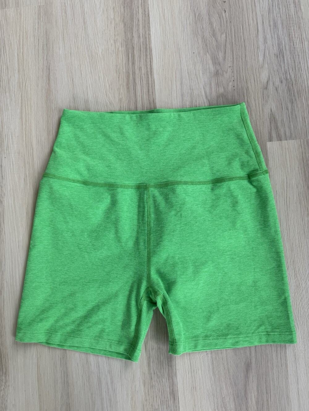 Beyond Yoga At Your Leisure Crossover High Waist Bike Shorts Green Womens Large